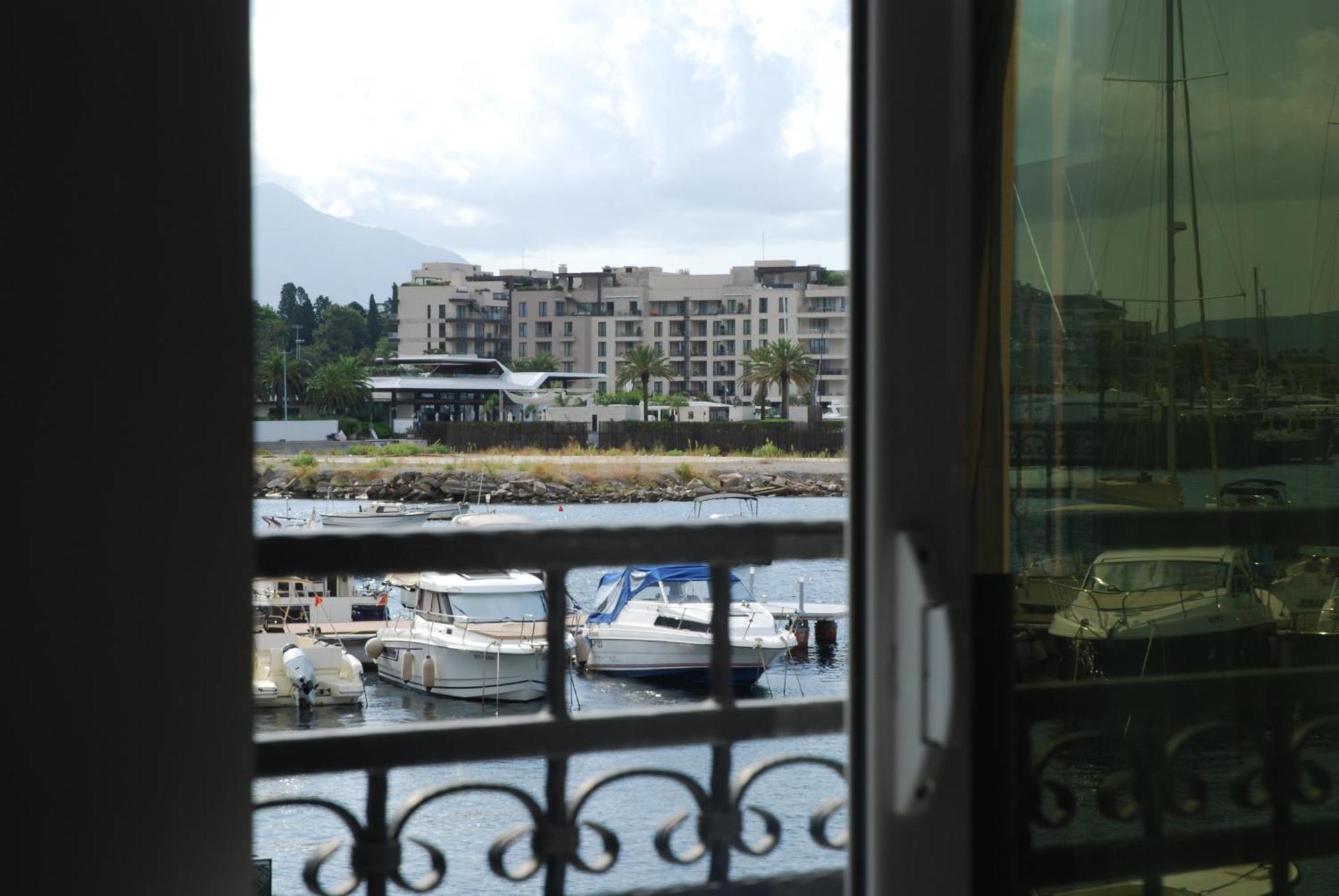 Rustico Apartments Tivat Exteriör bild