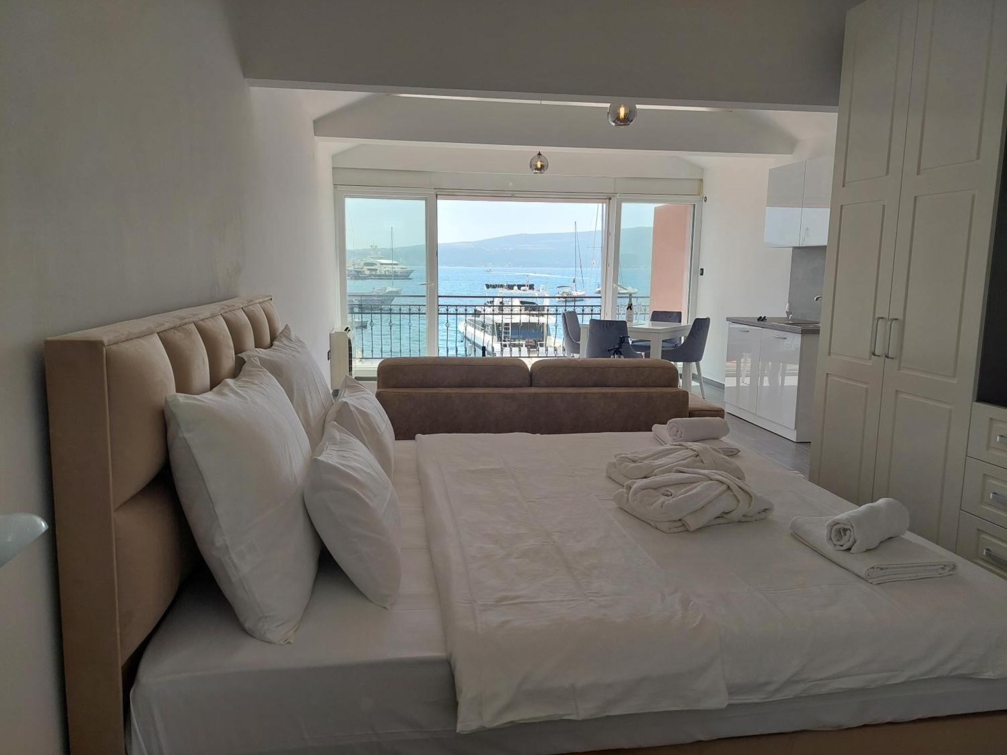 Rustico Apartments Tivat Exteriör bild