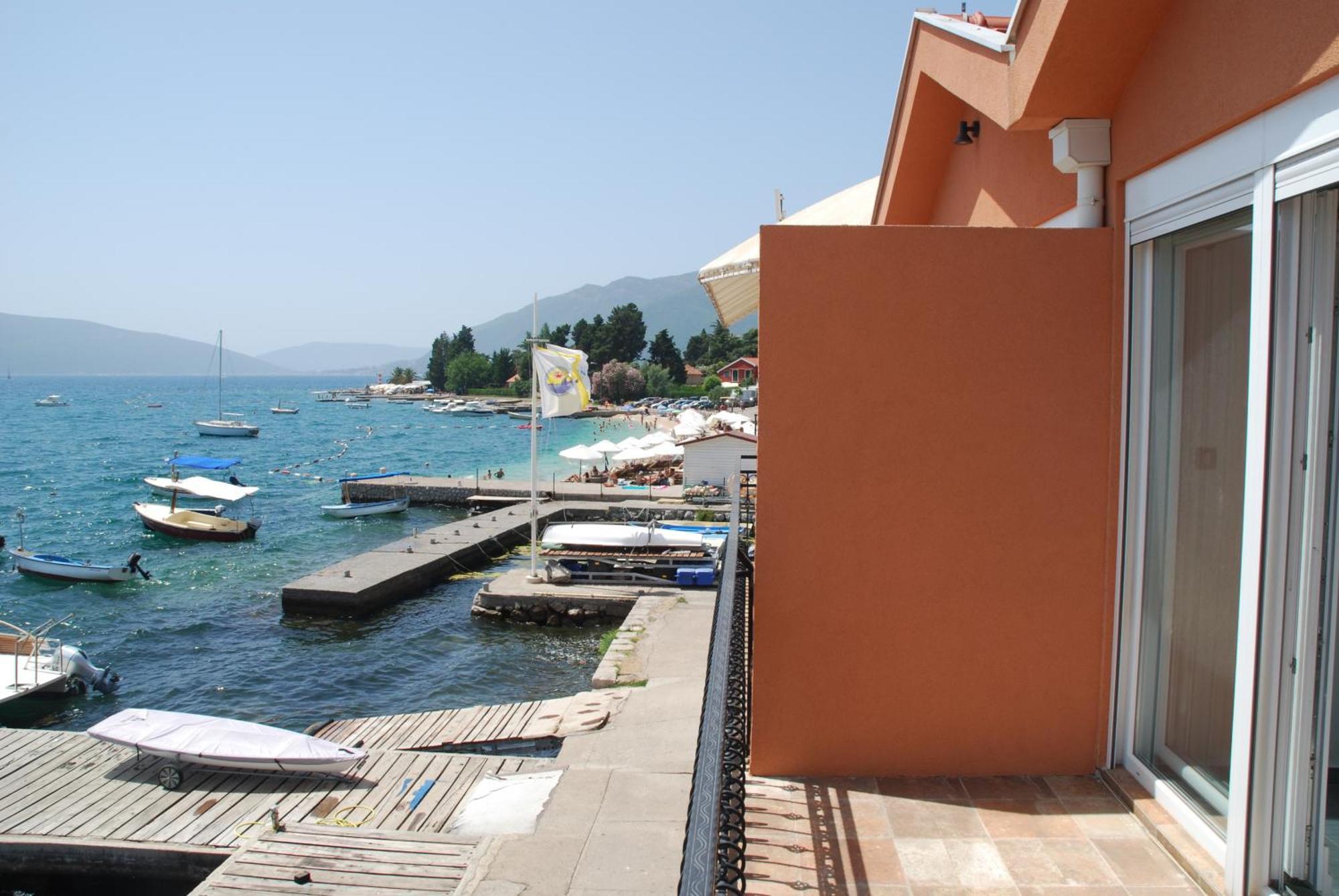 Rustico Apartments Tivat Exteriör bild