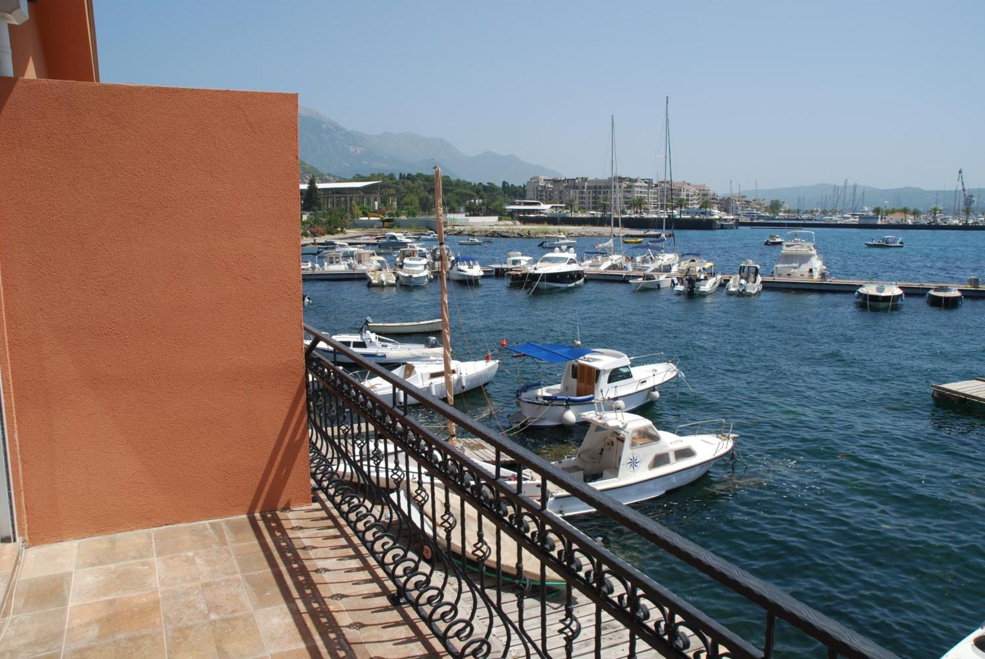 Rustico Apartments Tivat Exteriör bild